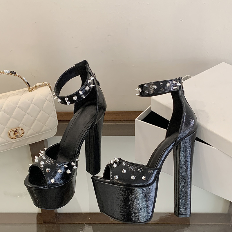 Fashion Design Metal Rivet Bac – Street Fashion Women Bewertung und Preis